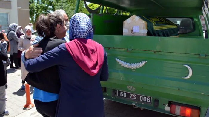 Platonik caninin öldürdüğü Ayşegül Aktürk’ün kızı: Sözünü tutacağım, her şeyi yapacağım - 3
