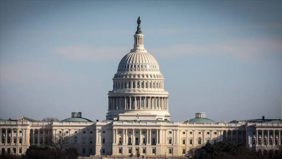 ABD Senatosu bütçe oylamasında gecikti federal hükümet teknik olarak kapandı