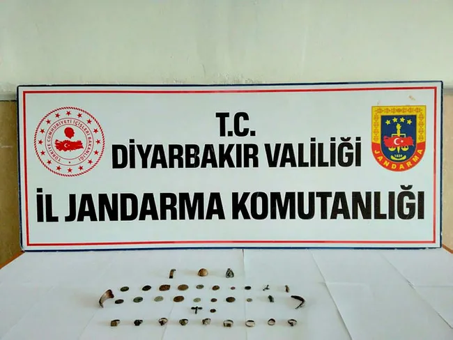 Diyarbakır'da tarihi eser kaçakçıları suçüstü yakalandı - 1
