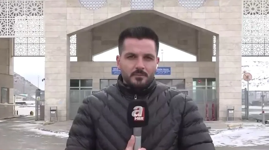 turkiye-iran-hattinda-ust-duzey-teyakkuz-dunyanin-guvenli-limani-turkiye-1772951525513.jpeg Türkiye-İran hattında üst düzey teyakkuz! Dünyanın güvenli limanı Türkiye - 1