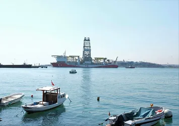 Fatih sondaj gemisi Haydarpaşa Limanı'nda
