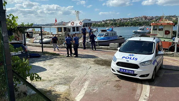 Haliç’te denizde temizlik yapan görevliler köprünün ayağında ceset buldu - 3