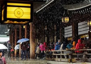 Tokyo'ya 54 yıl aradan sonra kasımda kar yağdı