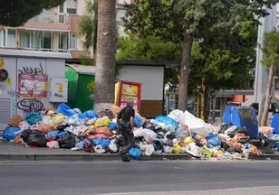 Hizmet değil mağduriyet belediyesi: Buca! İşçi emeğinin karşılığını istiyor belediye ne yapıyor?