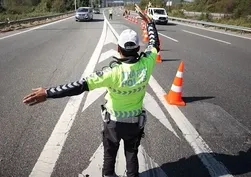İstanbul'da yarın bu yollara dikkat! 3 ilçede trafik kısıtlaması: İşte tüm kapalı güzergahlar