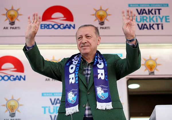 Cumhurbaşkanı Erdoğan: Dolarınızı avronuzu Türk Lirasına çevirin - 1