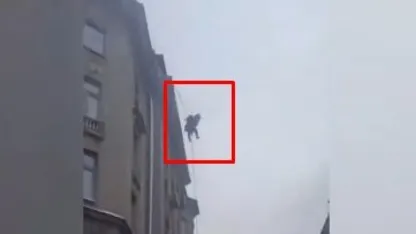 Elektrik kablosuna tutunarak hayatta kaldı