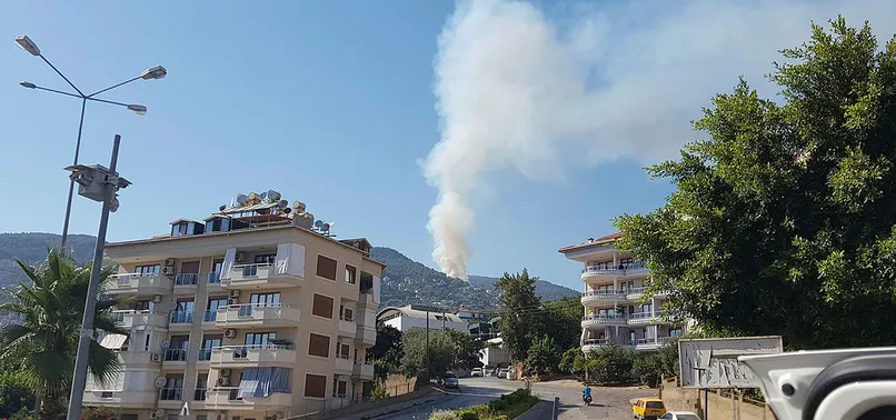 Antalya’nın Alanya ilçesinde orman yangını kontrol altında