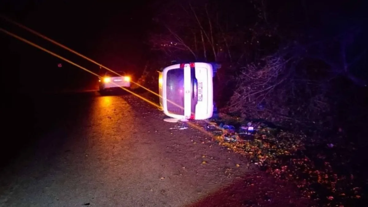 Tokat'ta hafif ticari araç devrildi: 1 yaralı