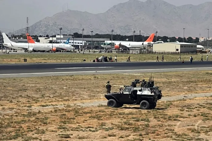 Son dakika: Afganistan'dan tahliye edilen Türk vatandaşı konuştu: 5 dakika ile kurtulduk! Kadın ve çocuklar da vardı ama… - 4