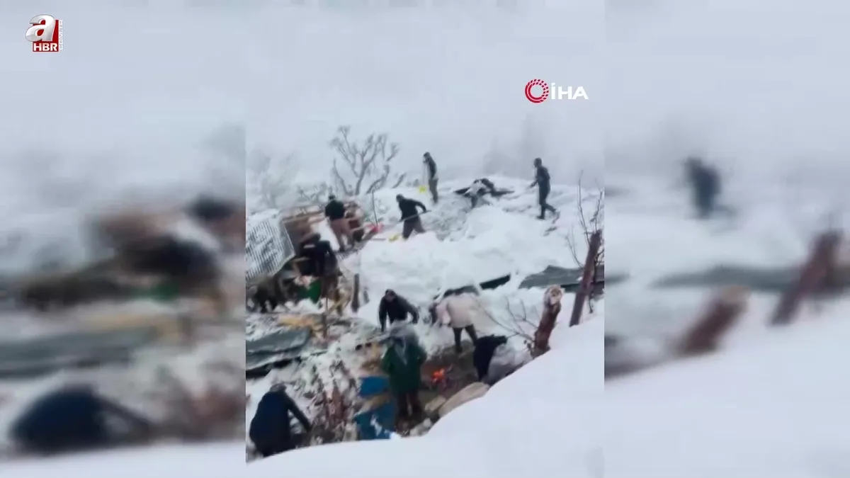 Derecik’te ahır çatısı çöktü