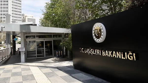 Son dakika: Fransa Cumhurbaşkanı Emmanuel Macron Türkiye'yi hedef aldı! Dışişleri Bakanlığından sert tepki - 4