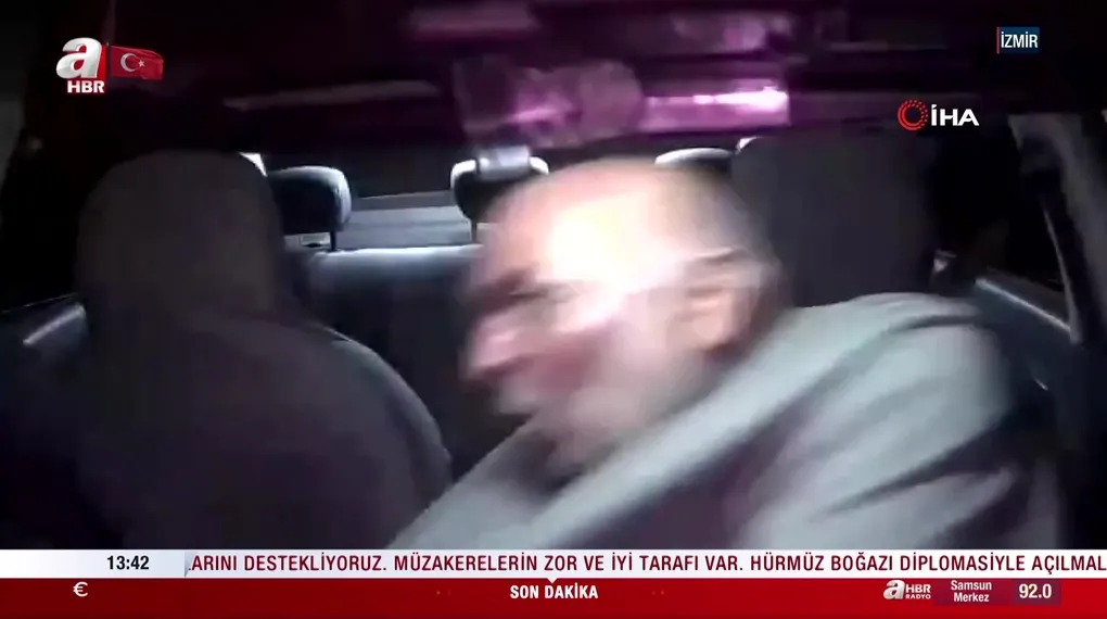 Takside bıçaklı gasp girişimi kamerada