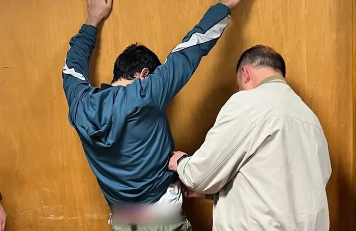 kirmizi-bultenle-aranan-13-suclu-turkiyeye-getirildi-cirkinler-suc-orgutu-yoneticisi-de-aralarinda-1769587781176.jpeg Kırmızı bültenle aranan 13 suçlu Türkiye’ye getirildi: Çirkinler Suç Örgütü yöneticisi de aralarında