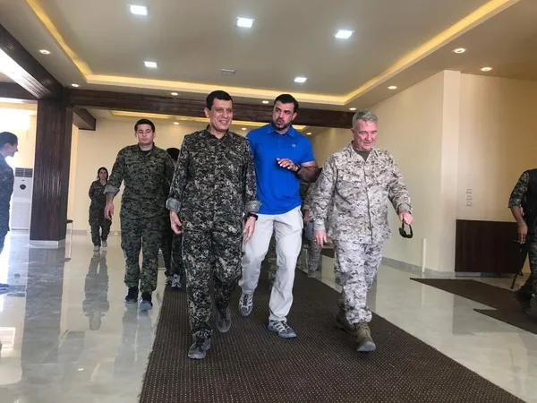 ABD'li generalden YPG/PKK'nın elebaşı ile skandal görüşme - 1