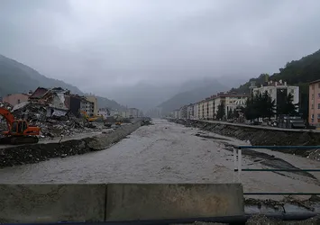 Sağanak yağış sonrası sokaklar su altında kaldı! Kastamonu'nun Bozkurt ilçesi yağmura teslim