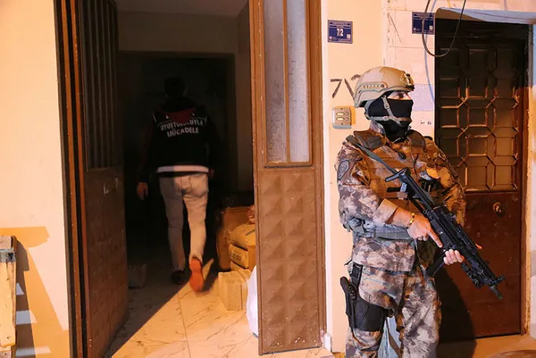 Bursa'da uyuşturucu satıcılarına şafak operasyonu - 2