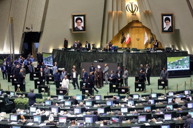 İran dini lideri Hamaney’den yeni hükümete ABD mesajı: Müzakereye engel yok ancak ona güvenmeyin