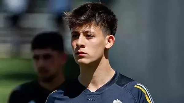 arda-guler-real-madrid-formasi-giyemeden-takimdan-ayriliyor-iste-yeni-rotasi-1703775319510.jpeg Arda Güler Real Madrid forması giyemeden takımdan ayrılıyor! İşte yeni rotası... - 7