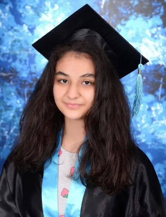 taksimdeki-patlamada-olen-yagmur-ucarin-fotografi-ortaya-cikti-babasi-oyuncu-cikti-1668409599450.jpg Taksim’deki patlamada ölen Yağmur Uçar’ın fotoğrafı ortaya çıktı! Babası oyuncu çıktı - 1