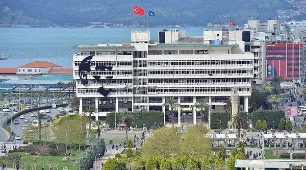 CHP’li Tunç Soyer İzmir Büyükşehir Belediyesi’ni iflasa sürüklüyor! Belediye borç batağında | Alacaklara karşılık daire