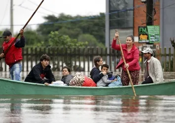 Brezilya'yı sel vurdu: 37 can kaybı