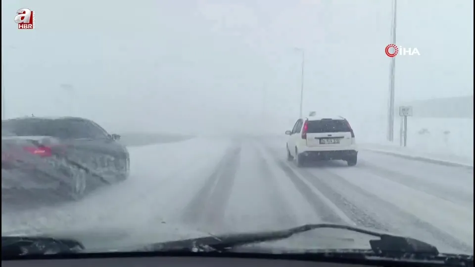 Kayseri’de aniden bastıran kar etkili oldu