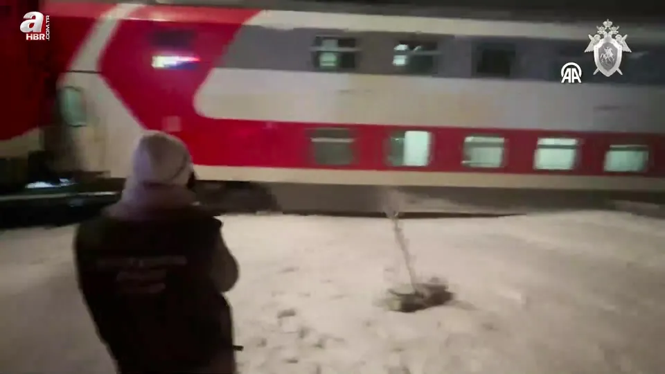 Rusya’da yolcu treni ile yük treni çarpıştı: 2 Ölü