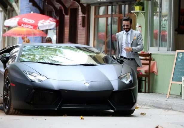 Ailecek Şaşkınız oyuncuları kimler? Ailecek Şaşkınız filminin konusu nedir? - 1