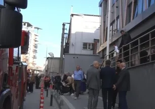 Bayrampaşa Kaymakamlığı'nda yangın! Çalışanlar tahliye edildi
