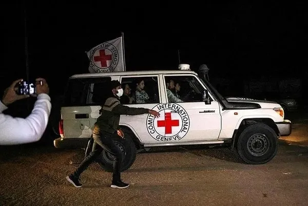baskan-erdogan-devrede-reuters-baskan-erdoganin-cabalariyla-hamas-taylandli-rehineleri-serbest-birakti-1700951994671.jpeg Başkan Erdoğan devrede! Reuters: Başkan Erdoğan’ın çabalarıyla Hamas, Taylandlı rehineleri serbest bıraktı - 2