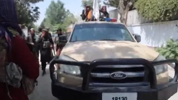 taliban-gucleri-pencsire-girdi-kabilde-havaya-ates-acip-kutlama-yaptilar-1630737388580.jpg Taliban güçleri Pencşir'e girdi! Kabil’de havaya ateş açıp kutlama yaptılar - 4