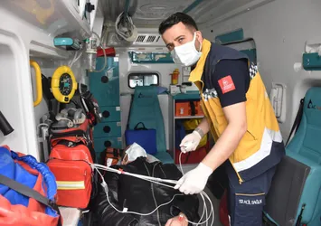 Son dakika | Koronavirüsü yenen sağlıkçı herkesi uyardı: "Nefes alamadığım için ağladım"