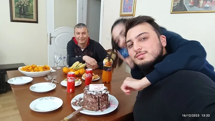 turkiye-sehitlerine-agliyor-hikayeleri-yurek-yakti-birbirlerine-sarili-halde-1753359666262.jpeg Şehit AKUT gönüllüsü Bayram Eren Arslan (DHA)