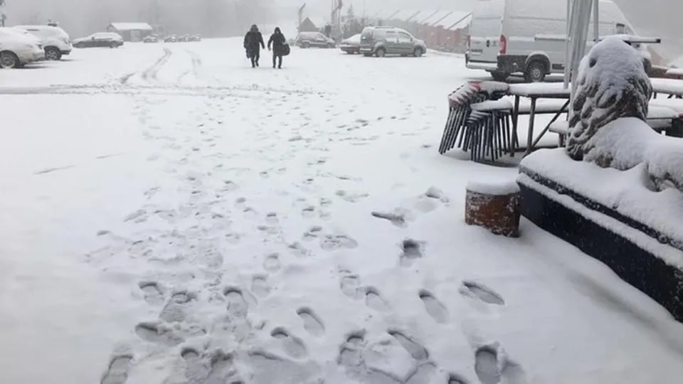 Kocaeli ve Bolu'nun yüksek kesimlerine ilk kar düştü