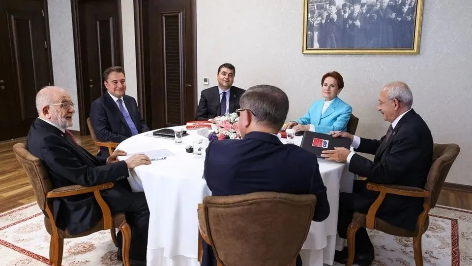 Altılı koalisyonda "adam bizi sattı" krizi! Ortak adaylığı kapan Kemal Kılıçdaroğlu küçük partilerin üstünü çizdi
