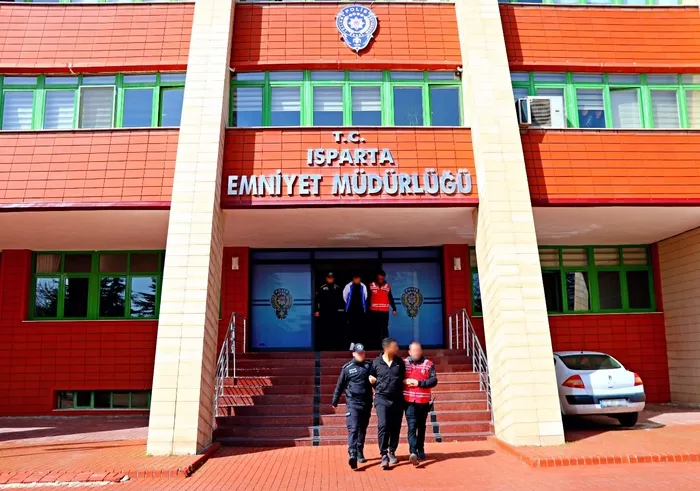 21-ilde-yapilan-41-dolandiricilik-operasyonu-toplamda-11-milyon-69-bin-lira-ele-gecirildi-1715184750767.jpg 21 ilde yapılan 41 dolandırıcılık operasyonu! Toplamda 11 milyon 69 bin lira ele geçirildi - 1