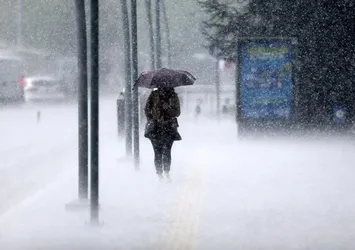 Meteoroloji'den İstanbul'a flaş uyarı! Sağanak yağmur geliyor! İstanbul için saat verildi