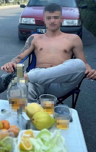 baskan-erdogan-sehit-polis-cihat-ermisin-babasi-ile-telefonda-gorustu-1696945242097.jpg Başkan Erdoğan şehit polis Cihat Ermiş’in babası ile telefonda görüştü - 10