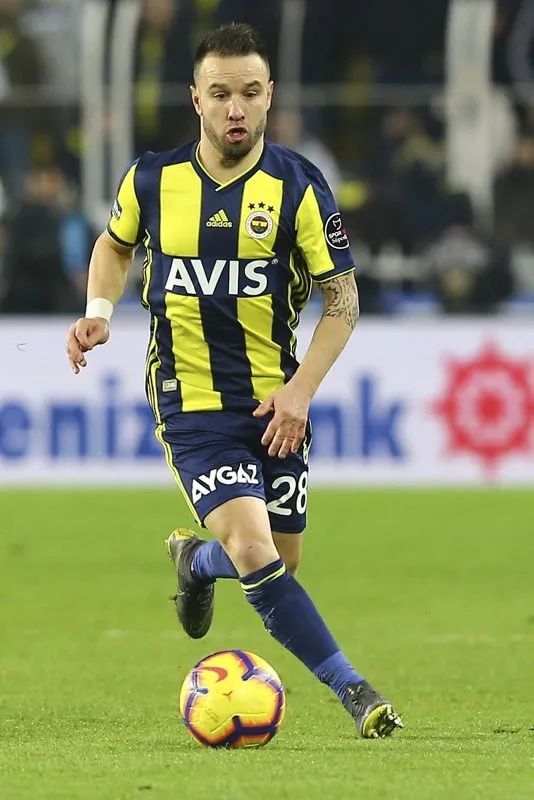 Ersun Yanal 12 oyuncuyu takımda istemiyor