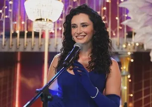 Hande Doğandemir yüzüğü taktı! Ünlü oyuncudan düğün açıklaması