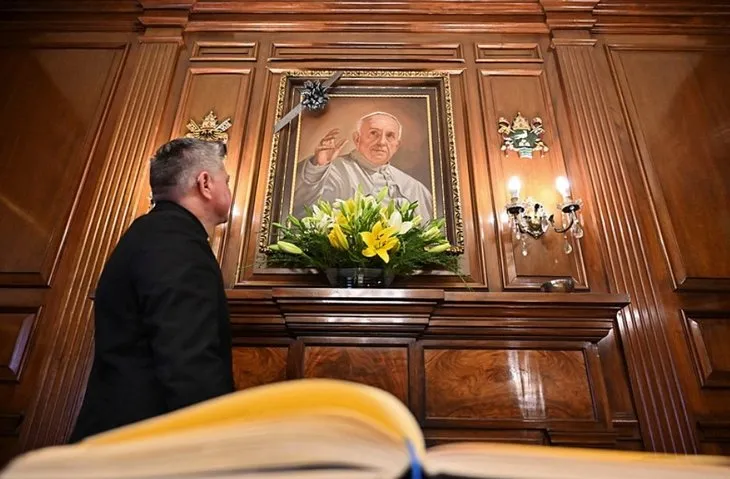Francis’in tahtına kim oturacak? Gizli kapılar ardında papalık savaşları! İşte Vatikan’ın dünya siyasetinde bilinmeyen etkisi