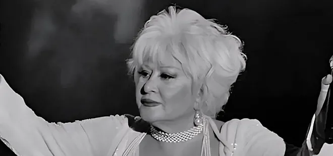 Türk sanat müziğinin efsane ismi Muazzez Abacı için AKM'de veda töreni düzenlendi