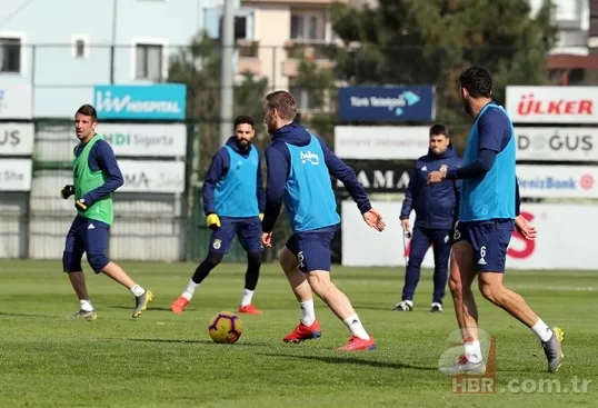Fenerbahçe idmanında dikkat çeken detay! 11