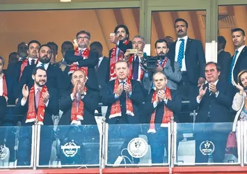Erdoğan'dan Ay-Yıldızlılara destek