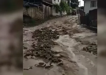 Tokat'ta aşırı yağış sele neden oldu