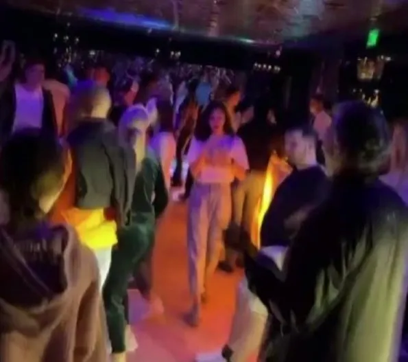 Antalya’da bir otelin diskosunda koronavirüs partisi! Skandal görüntüler ortaya çıktı