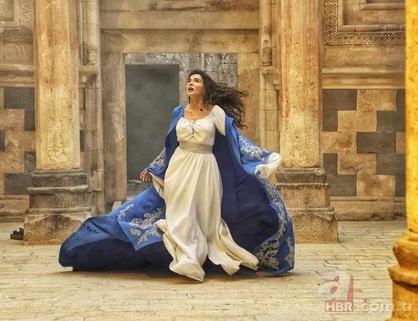 Hercai dizisinin Reyyan'ı Ebru Şahin bakın aslen nereli çıktı! Ebru Şahin memleketiyle gündem oldu 3