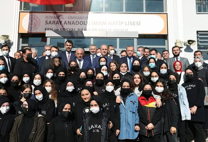 Son dakika: Başkan Erdoğan Ümraniye Millet Bahçesi’nde gençlerle basketbol oynadı