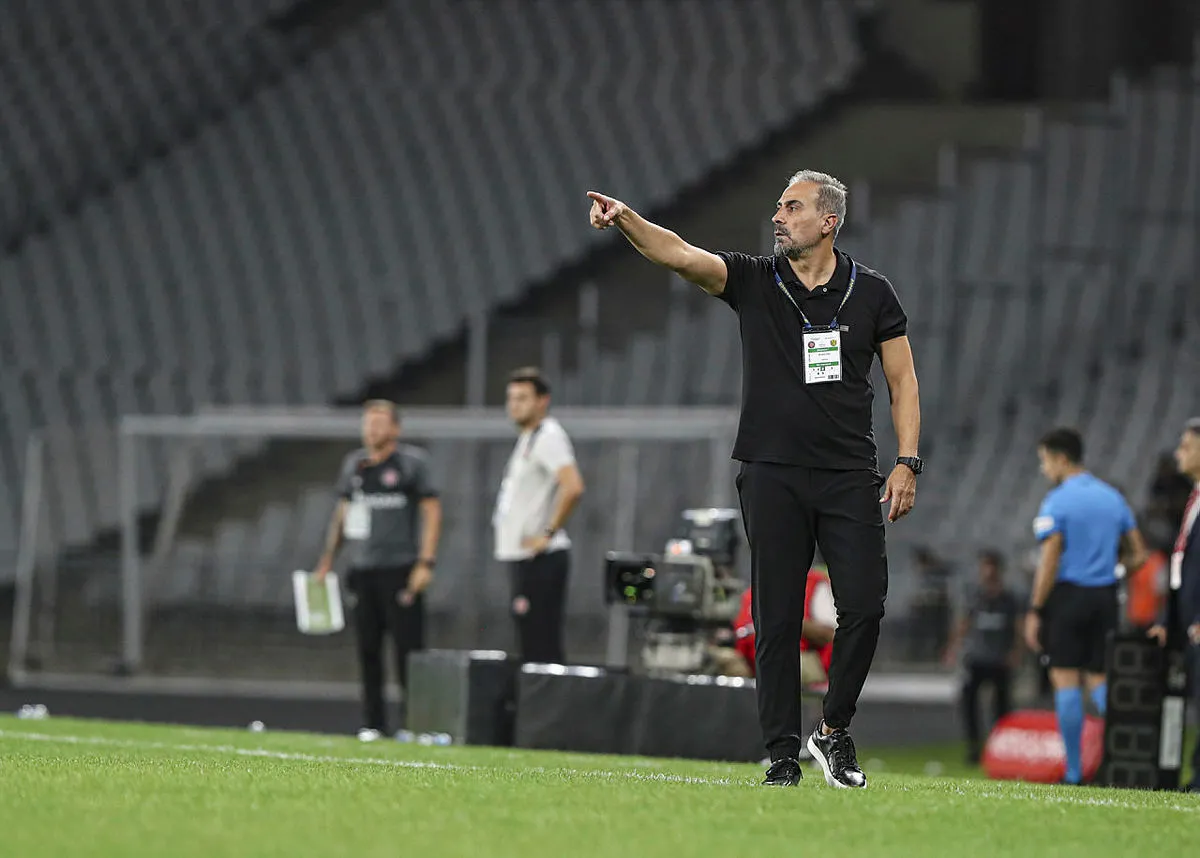 Süper Lig'de bir istifa daha! Ankaragücü'nde Mustafa Dalcı ile yollar ayrıldı